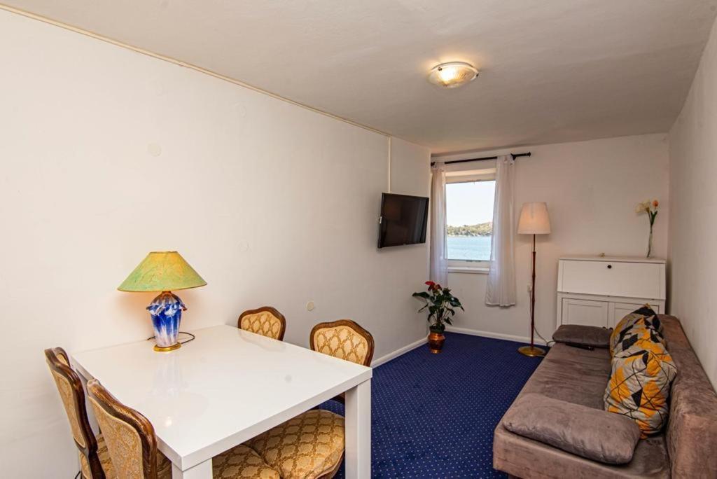 Apartments And Rooms Ille Шибеник Экстерьер фото