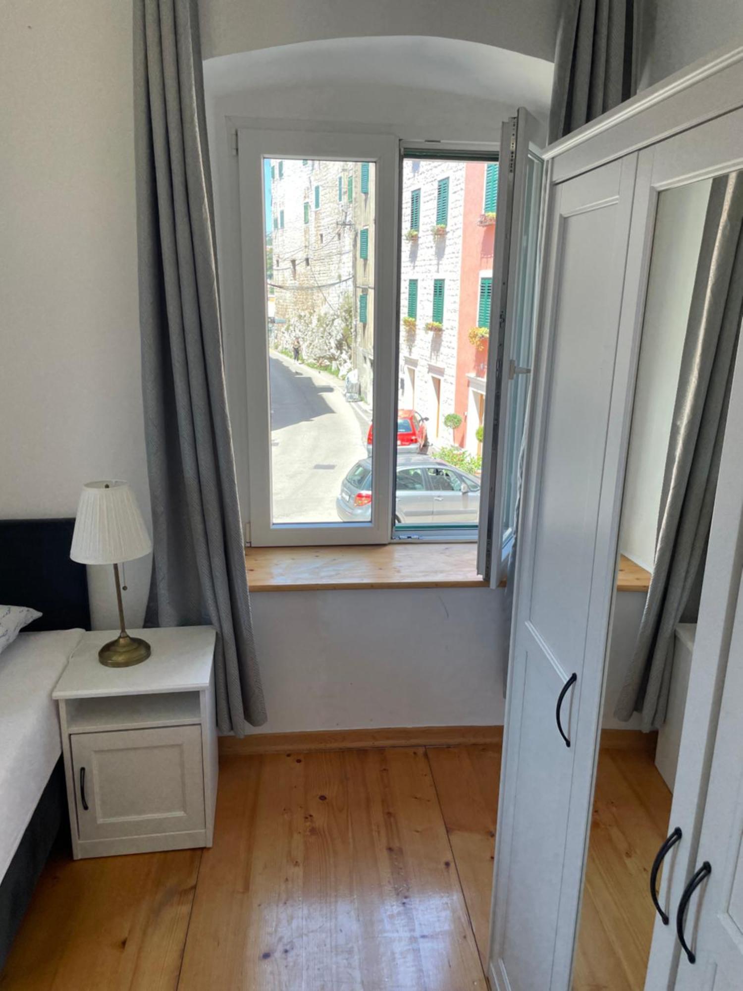 Apartments And Rooms Ille Шибеник Экстерьер фото