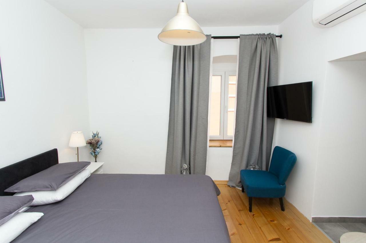 Apartments And Rooms Ille Шибеник Экстерьер фото
